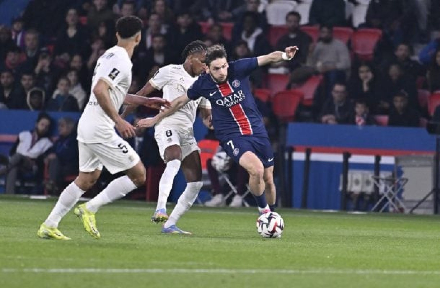 PSG perde a invencibilidade no Francês ao ser derrotado pelo Nice