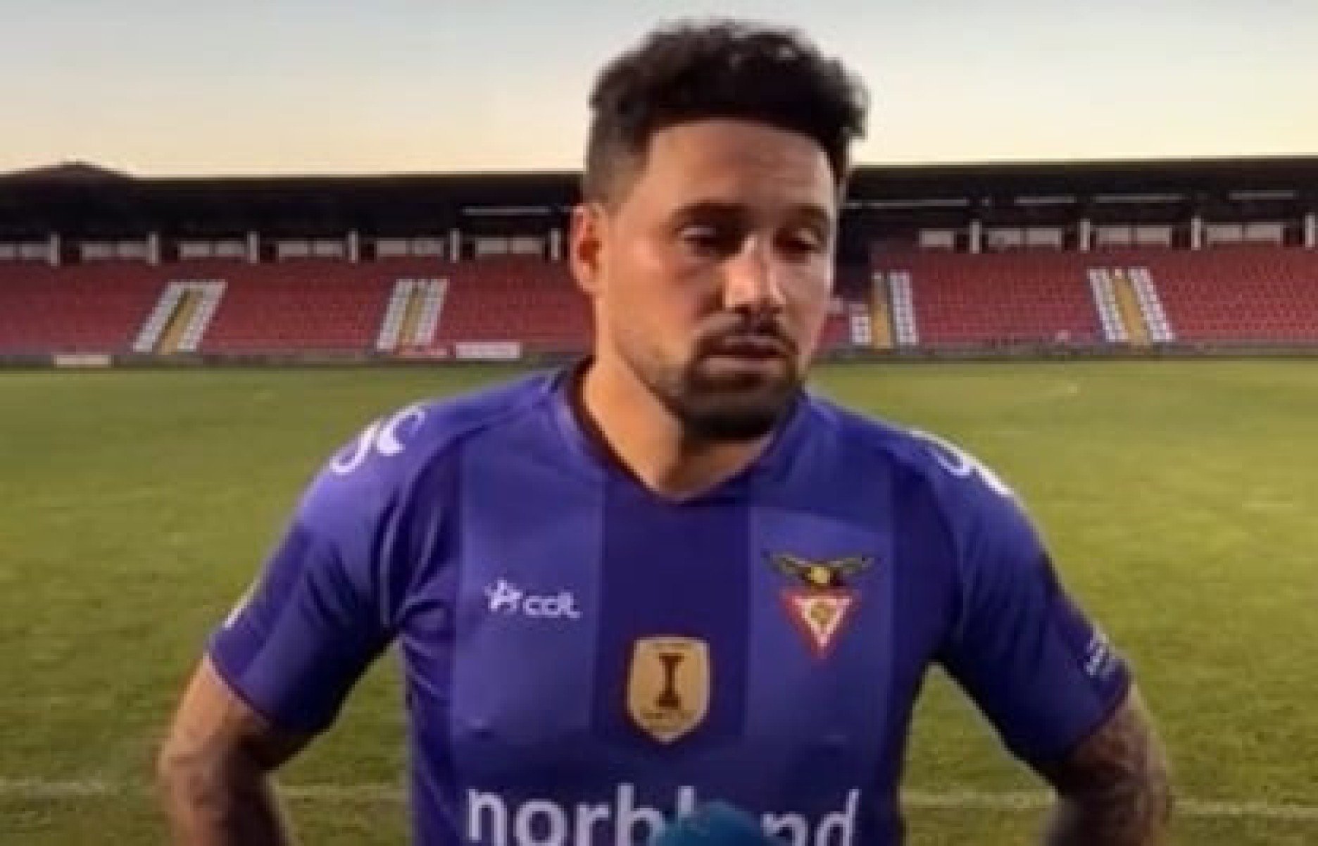 Ex-goleiro de Portugal é suspenso por 16 meses por agredir árbitro