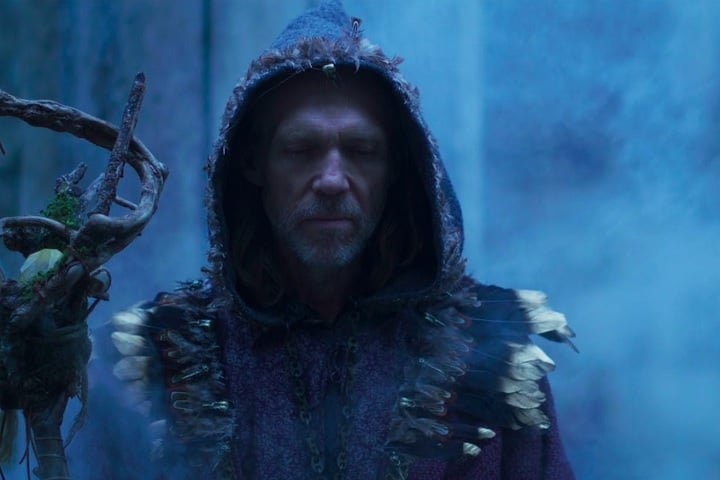 Segundo a tradição, Merlin era um poderoso mago e profeta, conhecido por sua sabedoria e habilidades sobrenaturais.