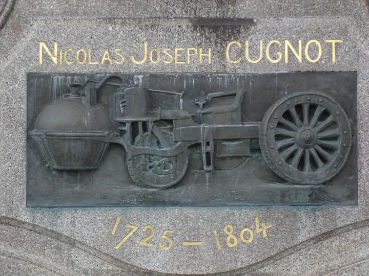 Os primeiros conceitos de veículos automotores surgiram no final do século 18, com inventores como Nicolas-Joseph Cugnot, que construiu o primeiro veículo movido a vapor em 1769. 