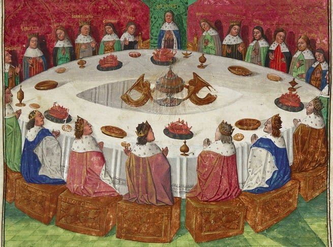 Durante seu reinado, Arthur formou a Távola Redonda, reunindo os cavaleiros mais nobres, como Lancelot, Gawain e Percival, para buscar justiça e o Santo Graal. 