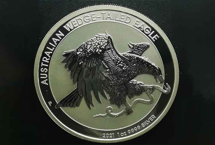 Viena (Ãustria) - Ãguia: A Ã¡guia imperial Ã© um sÃ­mbolo da cidade, representando a forÃ§a e a soberania. Sua utilizaÃ§Ã£o remonta ao ImpÃ©rio Austro-HÃºngaro, no sÃ©culo XIX.