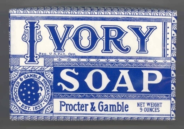 No século XIX, empresas como Procter & Gamble nos Estados Unidos começaram a fabricar sabonetes em larga escala, como o famoso "Ivory Soap". Essa linha era de sabonetes brancos e levemente perfumados que se tornaram famosos por sua alegação de pureza e por flutuar na água. 