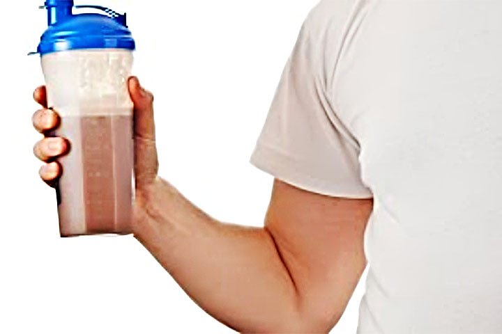 Em relação ao fígado, não há evidências científicas que sugiram que o suplemento cause danos, sendo considerado seguro para pessoas saudáveis.