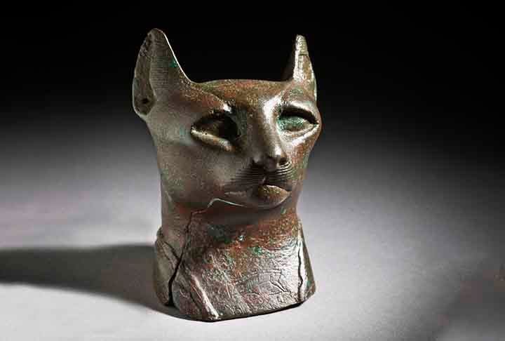 Cairo (Egito) - Gato: Os gatos eram sagrados no antigo Egito, simbolizando proteÃ§Ã£o e sabedoria. O Cairo mantÃ©m essa tradiÃ§Ã£o, refletindo a importÃ¢ncia dos gatos na cultura egÃ­pcia.