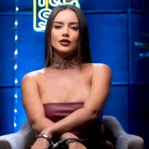 Júlia Rezende traz reflexão sobre o amor-próprio em 'Gira Sessions'