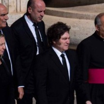 Em Roma, Milei diz que pediu perdão a Francisco após duras críticas ao papa - MASSIMO VALICCHIA/ AFP