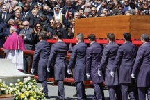 Guerra e paz, &#8216;pontes e muros&#8217;: o contraste da pol&#237;tica no funeral do papa