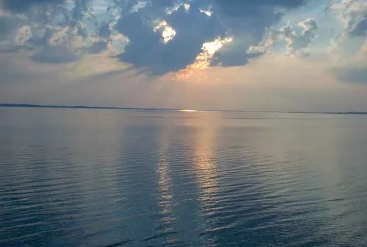 A situação chegou a um ponto que a marca Veuve Clicquot ficou tão fascinada com a redescoberta de sua bebida que está empenhada em reproduzir as mesmas condições, afundando dezenas de garrafas no mesmo local no arquipélago de Åland!