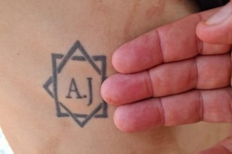 Homem escravizado e tatuado com iniciais dos patrões é resgatado em Minas