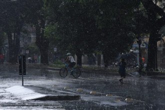 Defesa Civil emite alerta de chuva com raios e ventania para BH