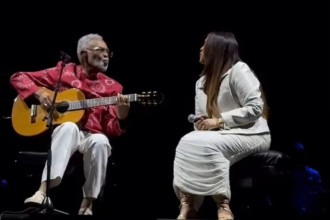 Gilberto Gil se emociona ao cantar com Preta Gil em São Paulo