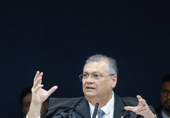 Platobr Politica
