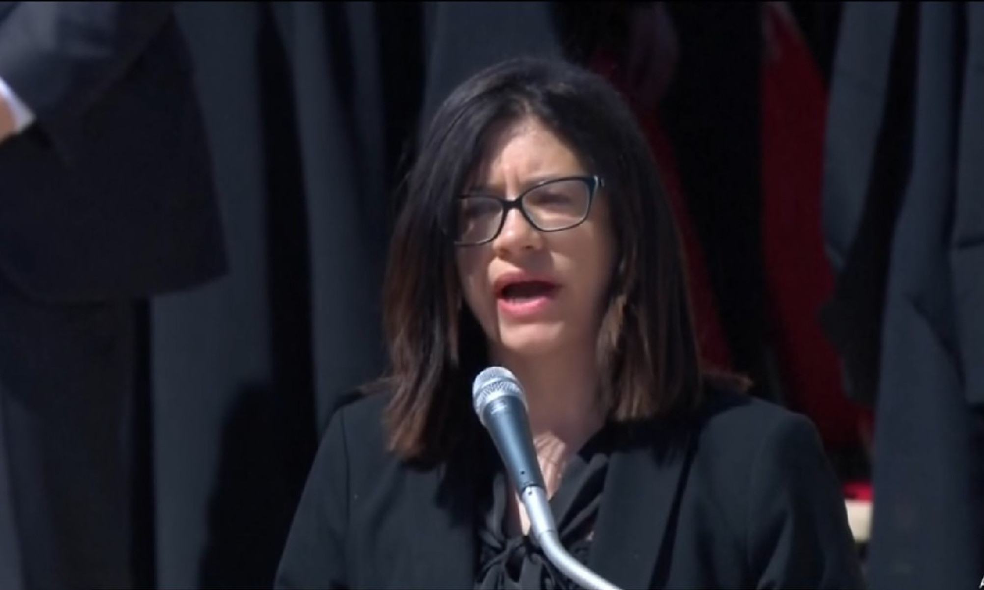 Quem é Bianca Fraccalvieri, brasileira que fez leitura no funeral do papa Quem é Bianca Fraccalvieri, brasileira que fez leitura no funeral do papa