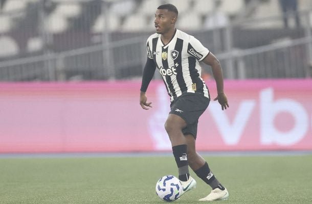 CUIABANO - Muito ativo no apoio no primeiro tempo, teve queda de produção na etapa final, passando a perder algumas disputas no seu setor. Por isso, saiu para a entrada de Alex Telles. NOTA 6,0. Foto: Vitor Silva