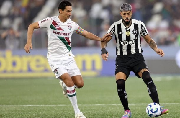 BARBOZA - Levou sufoco quando precisou fazer a marcação direita contra Árias, mas anulou bem o trabalho de Cano. Amarelo no primeiro tempo, maneirou nas entradas mais ríspidas. NOTA 6,0. Foto: Vitor Silva