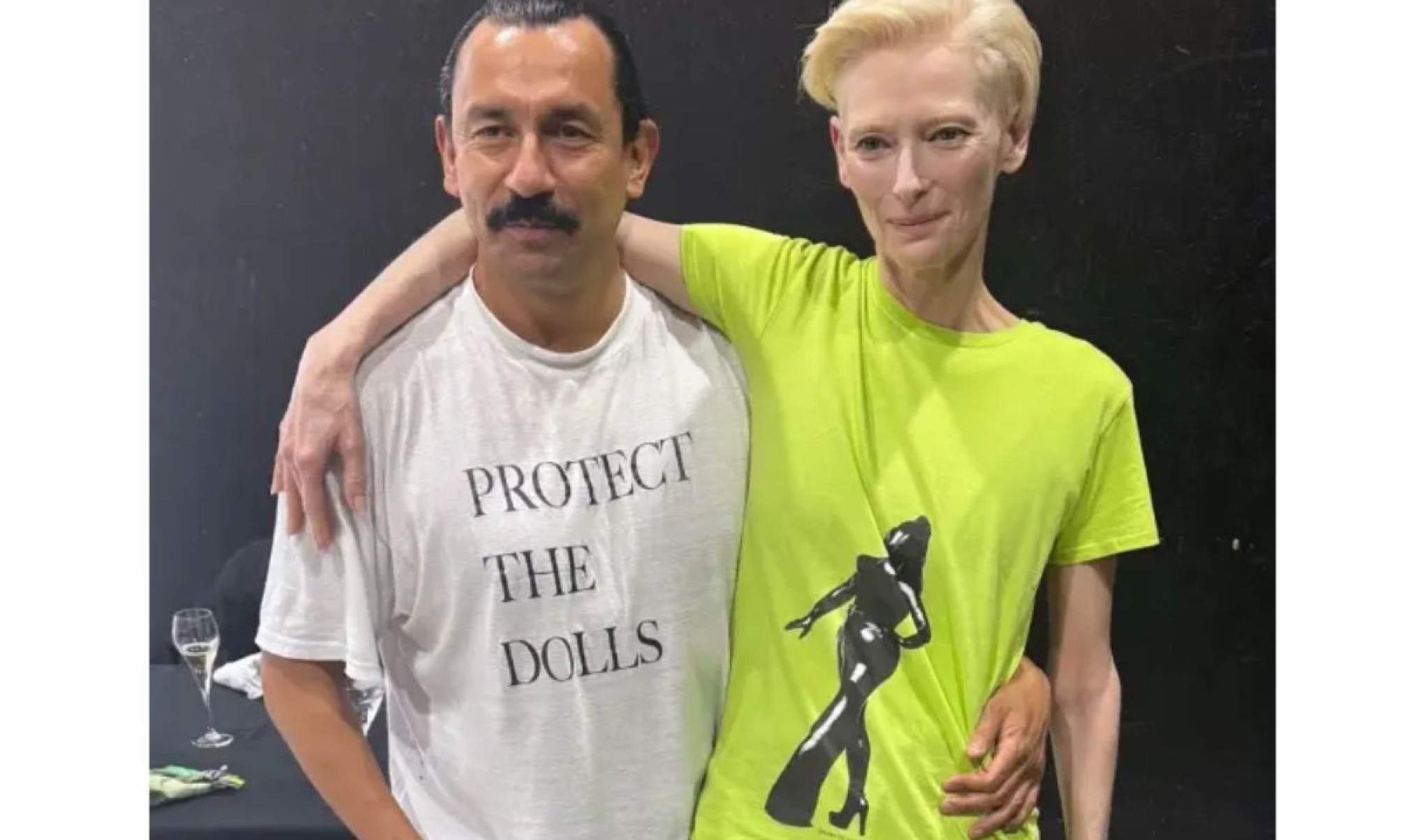 Estilista Haider Ackermann veste a camiseta 