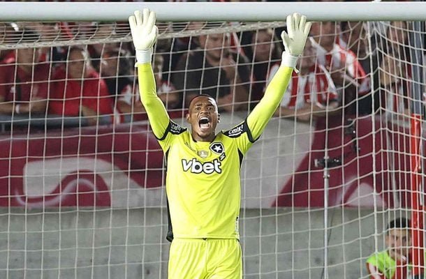 JOHN - Seguro quando acionado. Fez excelente defesa em chute de Bernal. NOTA 6,5. Foto: Vitor Silva