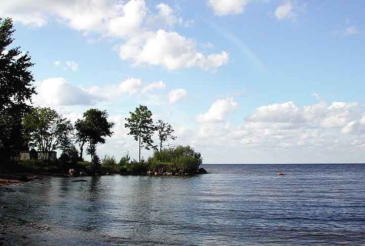Peipus é um grande lago de água doce na divisa entre Estônia e Rússia, no norte da Europa. Consiste em três partes: Peipsi, Lämmi e Pihkva.