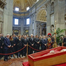 Uma lufada de democracia no funeral de Francisco