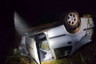 Homem morre em capotamento de veículo próximo ao trevo de Lagoa da Prata