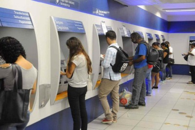 Caixas eletrônicos têm sido alvos em todo o país (imagem de arquivo)
 -  (crédito: Marcos Vieira/EM/D.A Press)