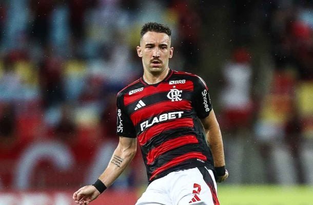 LEO ORTIZ – Primeiro tempo impecável, anulando Depay, se antecipando para roubar bolas e saindo com muita eficácia. Um dos melhores zagueiros do Brasil. NOTA 7,5. Foto: Gilvan de Souza/Flamengo