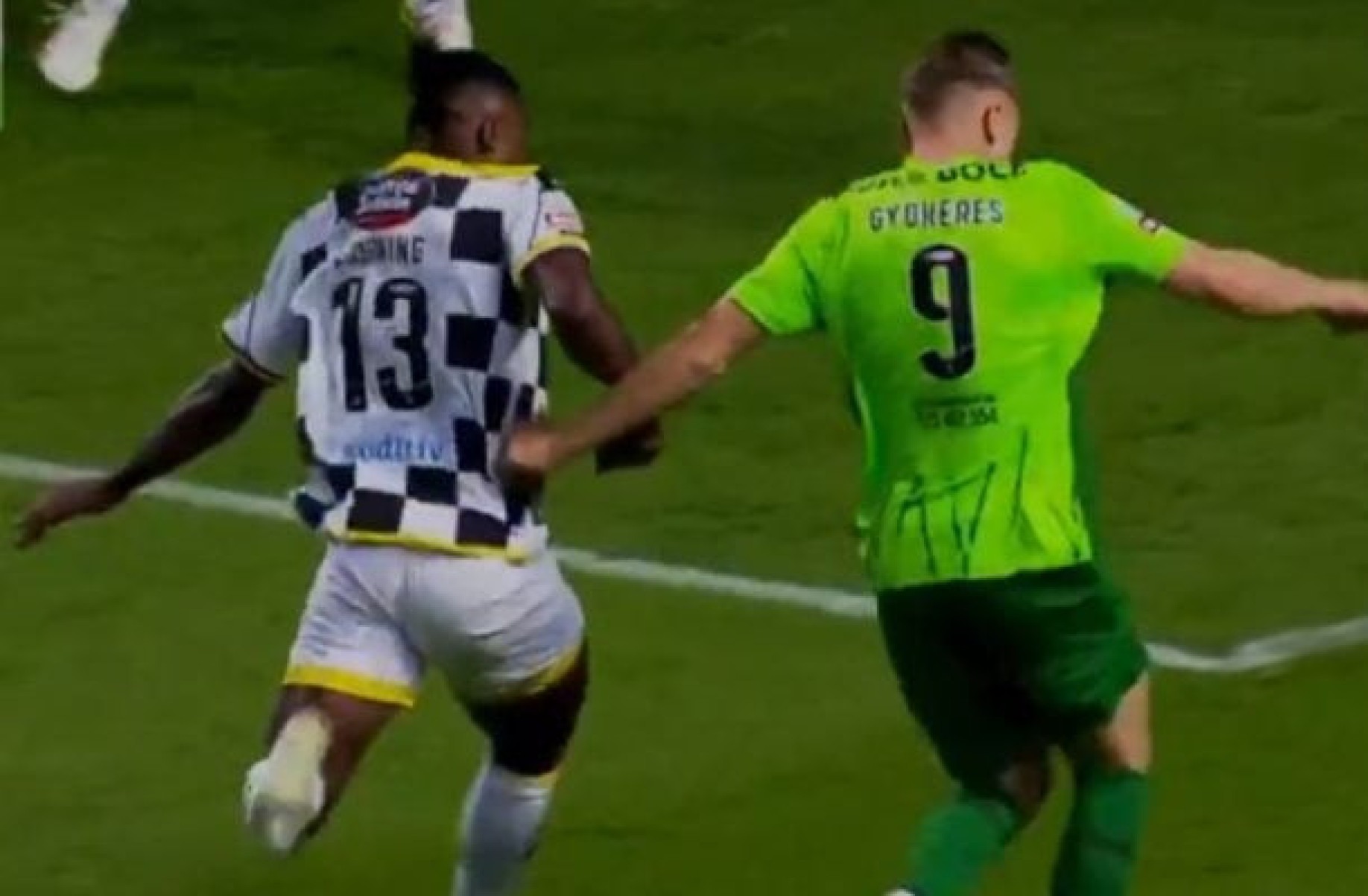 Sporting vence e retoma liderança do Português