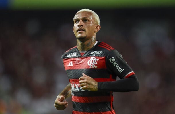 WESLEY â?? No inÃ­cio, atÃ© que apoiou pouco. Com o tempo, passou a aparecer mais, como Ã© seu estilo, e trocando bons passes com Gerson e Pedro. NOTA 6,5. Foto: Marcelo Cortes / CRF