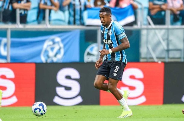 EDENILSON - Cedeu espaços na defesa e pouco fez no ataque - Nota 5,0 - Lucas Uebel/Grêmio
