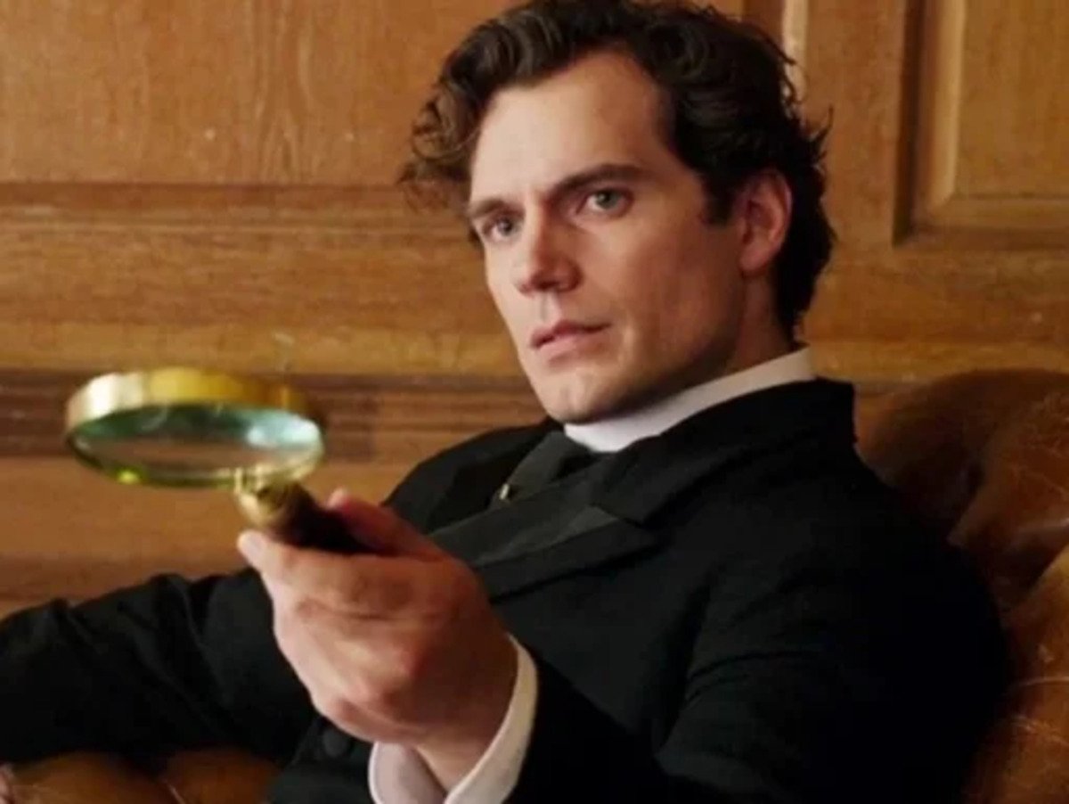 Henry Cavill - Famoso como o Super-Homem no cinema e pelo papel-título de "The Witcher", o ator britânico viveu Sherlock na série "Enola Holmes" (1 e 2), da Netflix. 