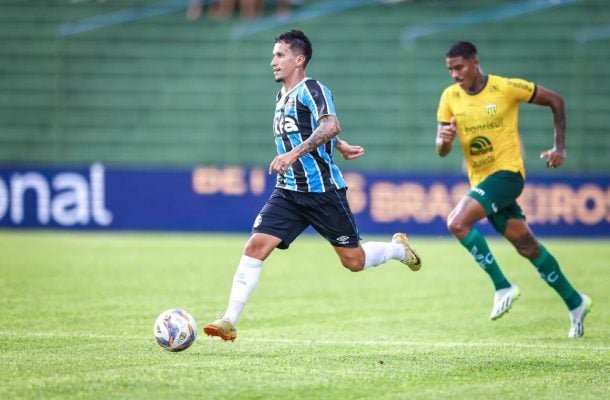 DODI - Marcou muitto bem, mas encontrou dificuldades para criar boas jogadas - Nota 6, 5 - Lucas Uebel/Grêmio