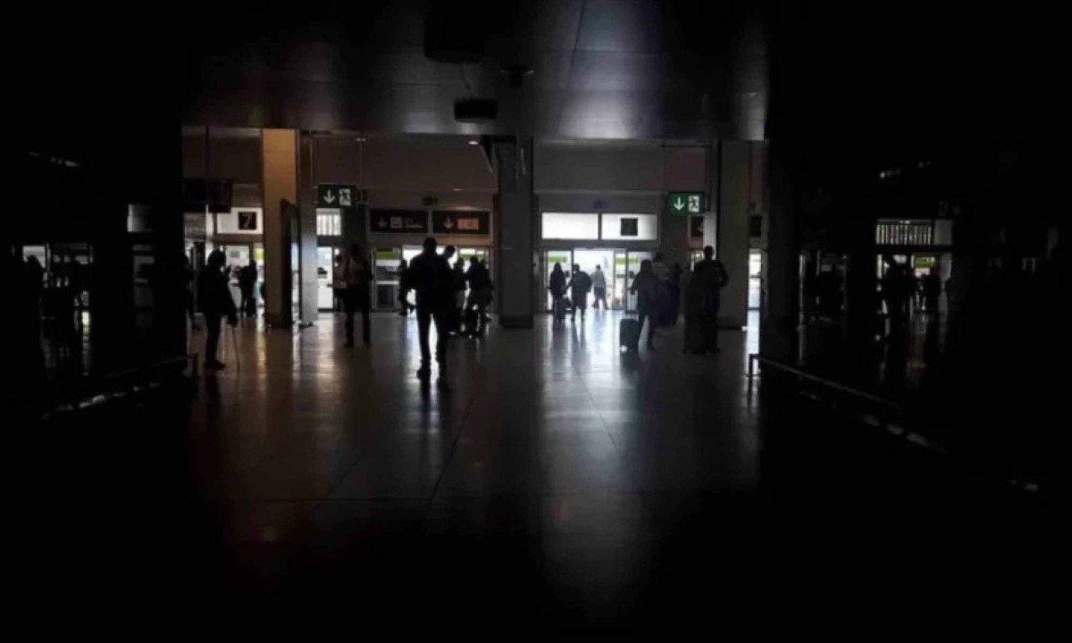 Apagão na Europa: voos atrasados, cancelados e longas filas nos aeroportos -  (crédito: Uai Turismo)