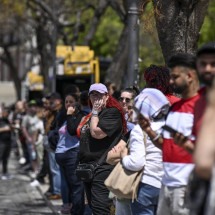 Sem celular, portugueses ficaram mais de uma hora sem conseguir se informar sobre apagão