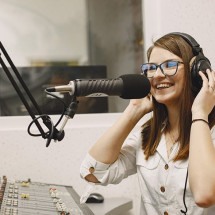 Cuidar da voz também faz parte da saúde; saiba o que fazer - prostooleh - freepik