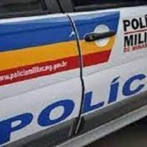 Menina de 10 anos morre após acidente com banco de madeira na casa dos avós, no interior de Minas -  (crédito: PMMG)