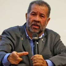 Com saída de Lupi, governo Lula soma 11 trocas de ministros