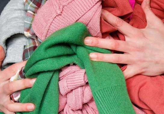 Como aumentar vida útil das roupas: 'Se jogamos fora só porque zíper quebrou, precisamos repensar'