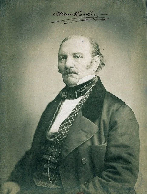 Nos anos seguintes, as irmãs se popularizam numa época em que, na Europa, Allan Kardec difundia o Livro dos Espíritos (lançado em 1857).   