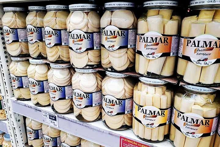 Assim, é um alimento obtido da região próxima ao meristema apical (tecido vegetal que se encontra na ponta do caule e da raiz). No interior dos pecíolos das folhas de determinadas espécies de palmeiras (popularmente, o "miolo").