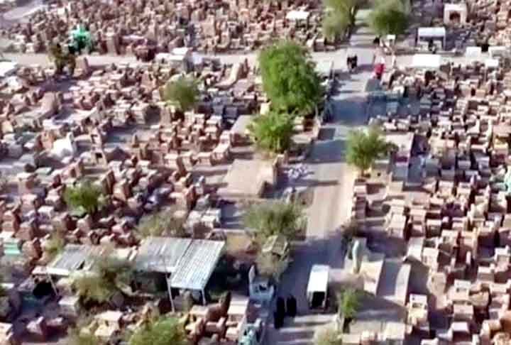 Outros indivíduos enterrados perderam a vida durante os períodos anteriores de tristeza e tragédia no Iraque, incluindo a guerra de 1980-1988 com o Irã durante o governo de Saddam Hussein.