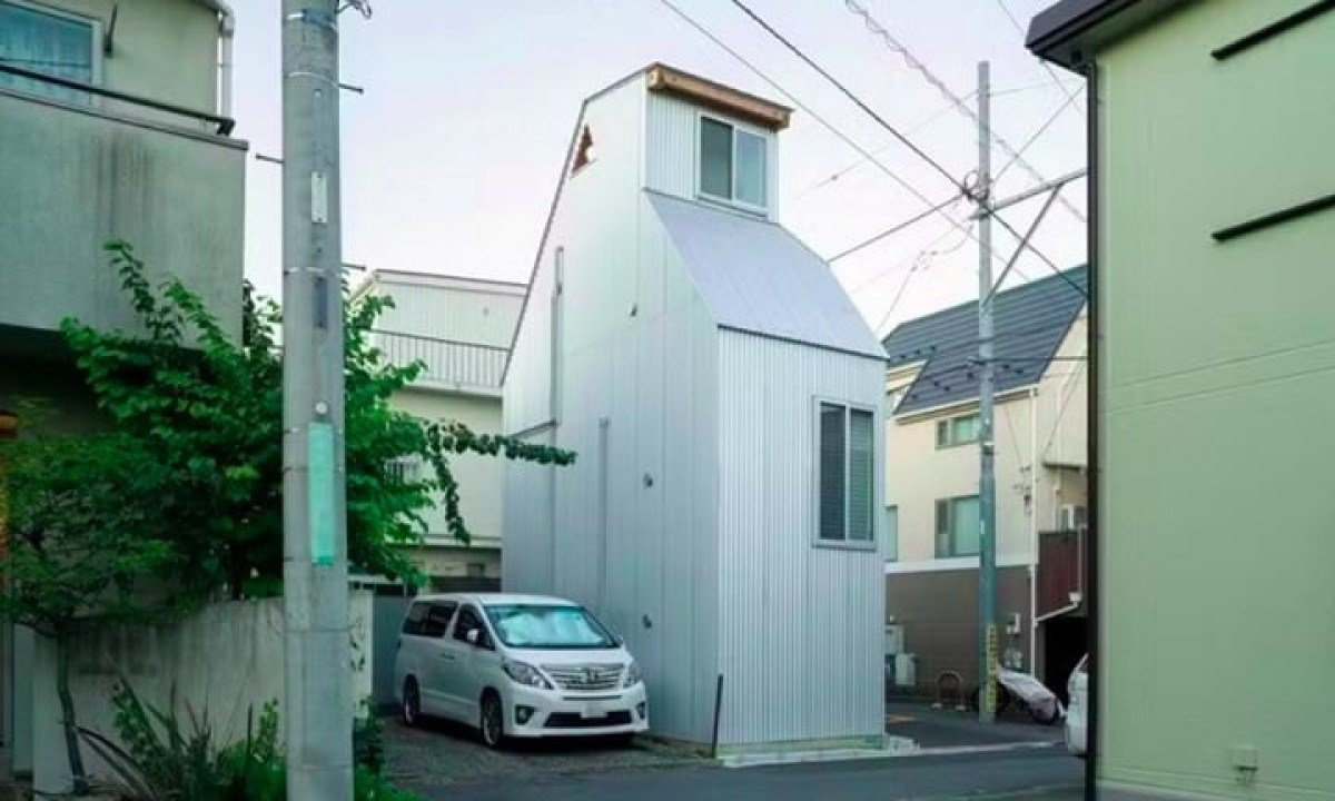 Casa minúscula no Japão impressiona por aproveitamento de espaço - Divulgação/Kominoru Design