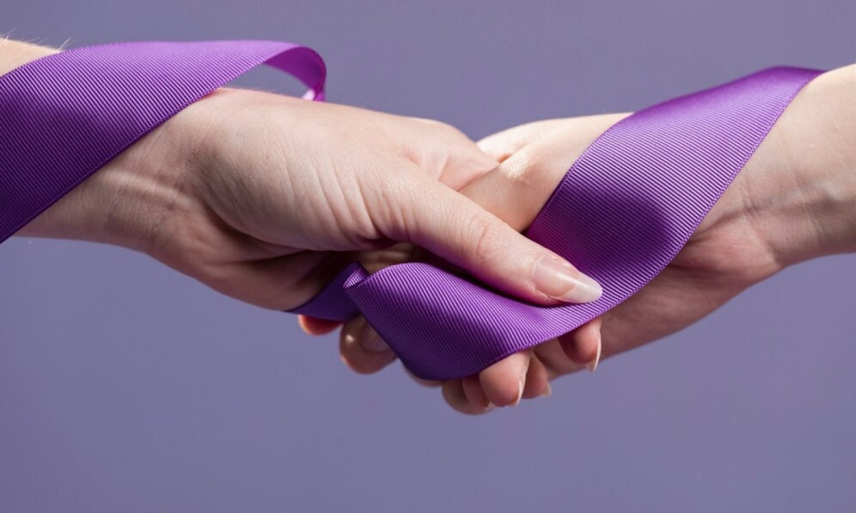 A campanha Maio Roxo Ã© voltada para a conscientizaÃ§Ã£o sobre as DII -  (crédito: FreePik)