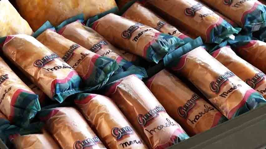 Os subprodutos deste fruto, como as cascas, sementes e folhas têm apresentado uma ampla gama de compostos bioativos. Entre eles, compostos fenólicos, alcalóides, carotenóides, fitoesteróis, fibras alimentares, vitaminas e minerais.