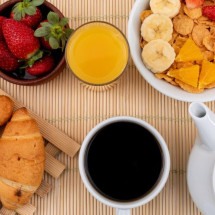 Como fazer um café da manhã saudável, prático e nutritivo para a rotina - Freepik
