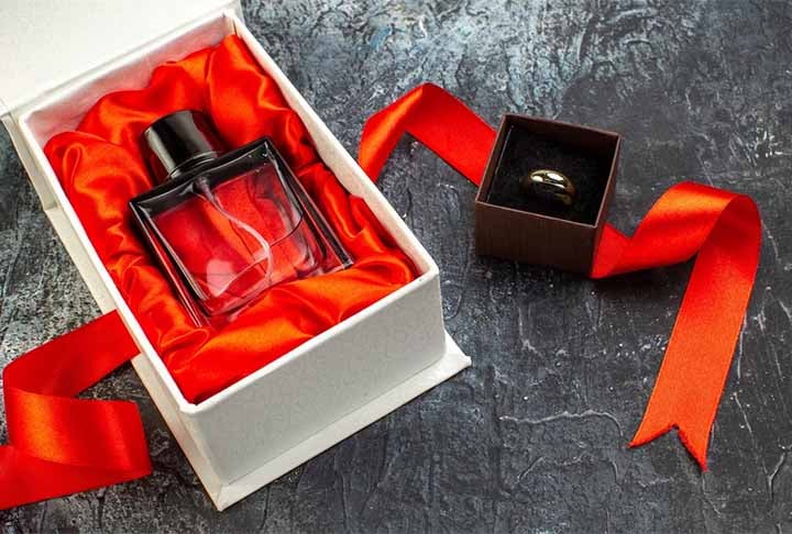 Presentear alguém com um perfume sempre foi visto como uma forma de expressar apreço, afeto ou admiração. Atualmente, o perfume continua a carregar significados profundos, funcionando como um elo entre o presente e o passado.-Imagem Freepik