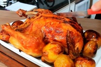 Festa LGBT+ no Barro Preto tem ‘open bar’ de frango assado