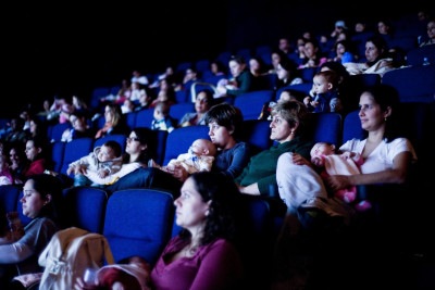 Mães e bebês se reúnem no CineMaterna -  (crédito: Imagem: CineMaterna/Divulgação)