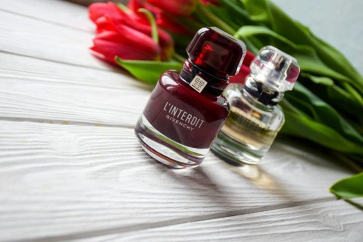O poder dos perfumes vai além de sua função estética, pois tem o poder de transformar o cotidiano e evocar emoções intensas e profundas. A experiência olfativa é única para cada pessoa, e um perfume pode contar uma história, expressar um sentimento ou criar uma atmosfera inesquecível.-Catia Climovich Unsplash