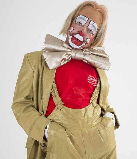 Croquete - O ator português Antonio Assunção encarna desde os anos 70 o personagem também conhecido como "Palhaço Cantor". Além de fazer graça, ele grava músicas dos espetáculos e das apresentações em televisão. 